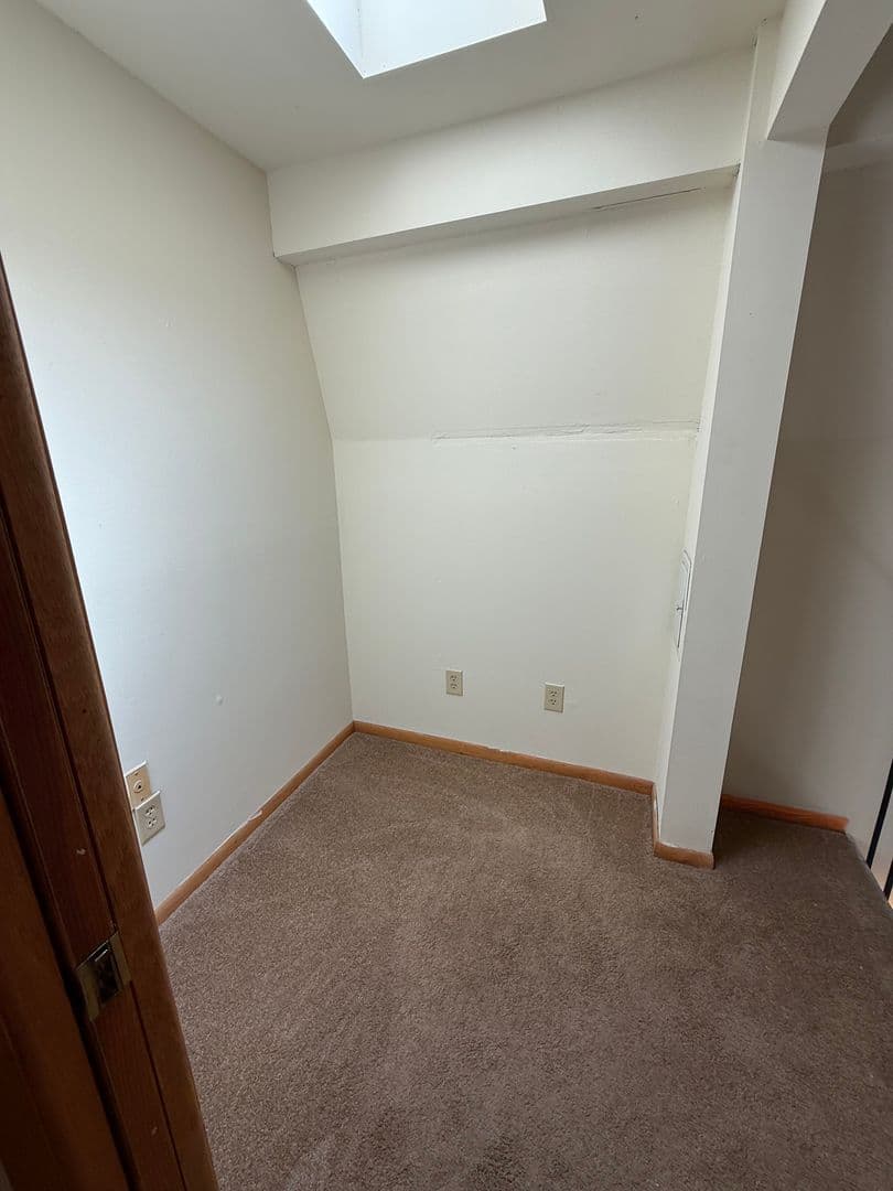 Columbus Apartment: 64 W. Northwood Avenue