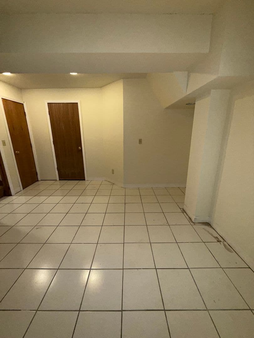 Columbus Apartment: 64 W. Northwood Avenue