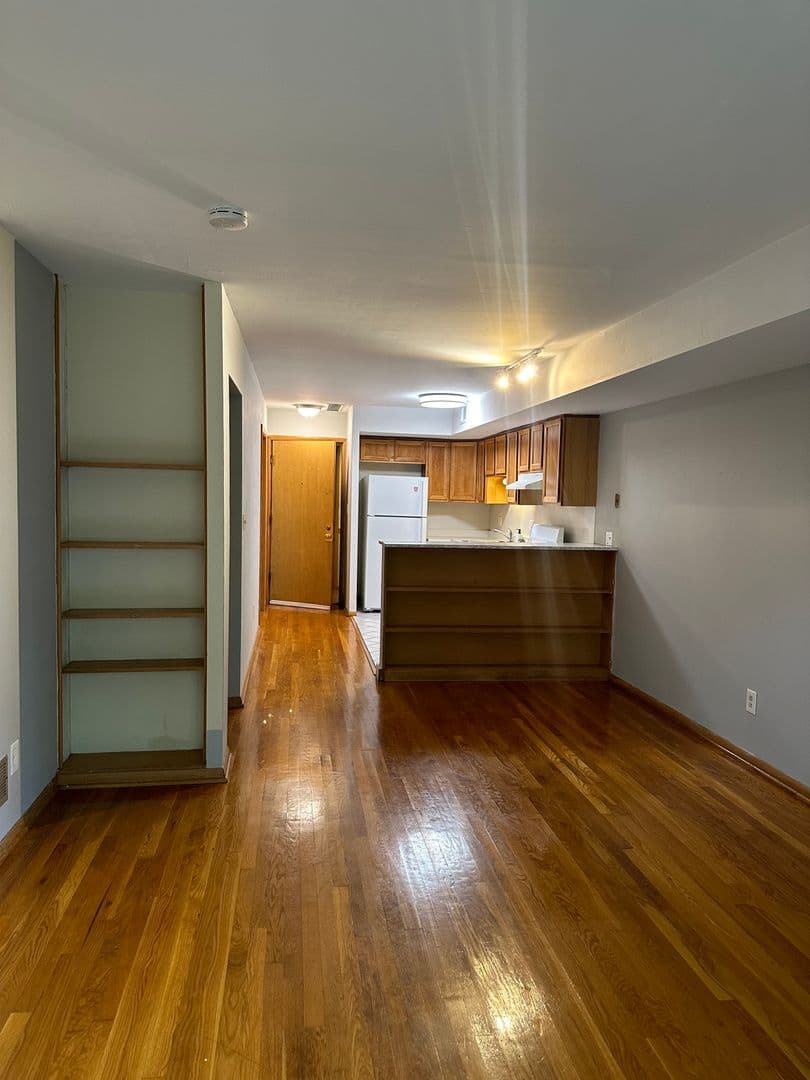 Columbus Apartment: 70 W. Northwood Avenue