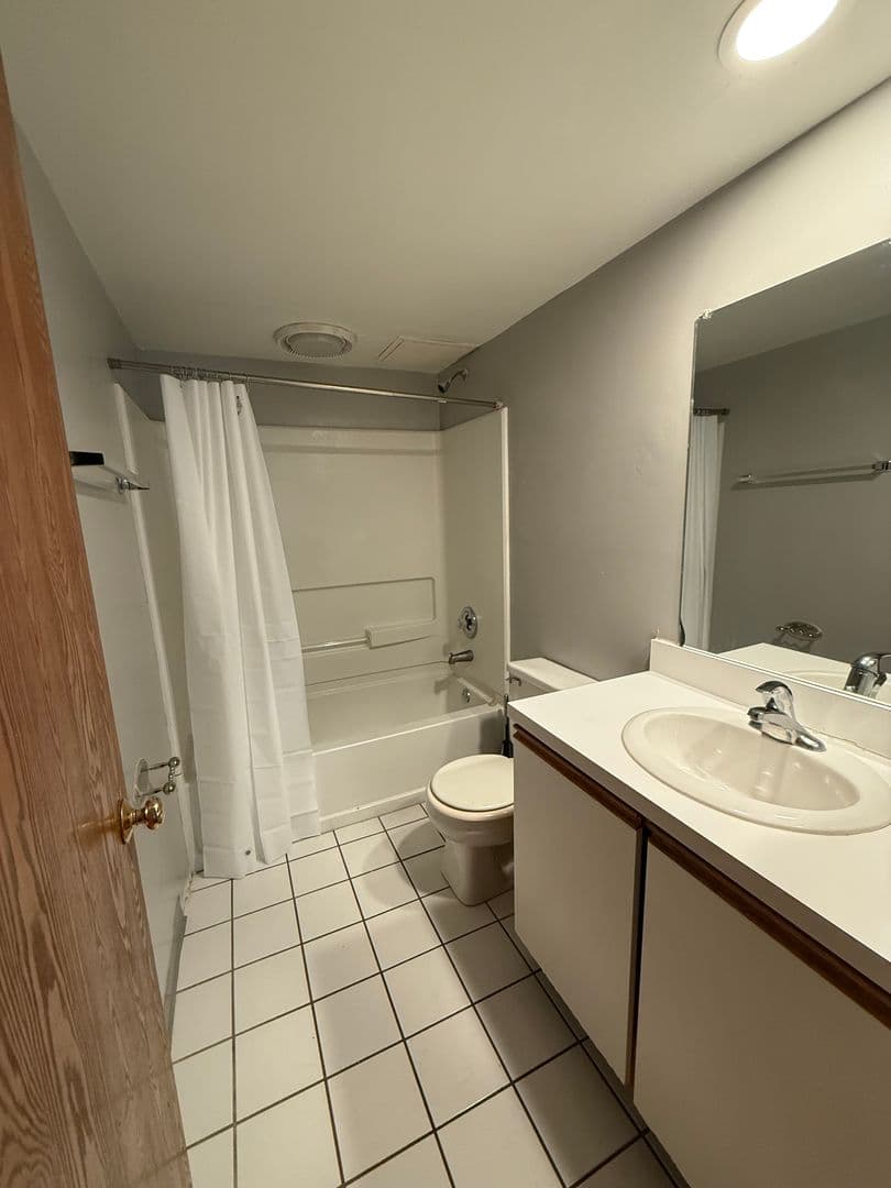 Columbus Apartment: 201 E. 16th Avenue