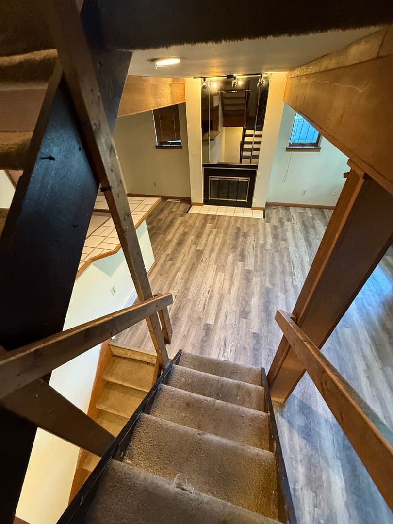 Columbus Apartment: 64 W. Northwood Avenue