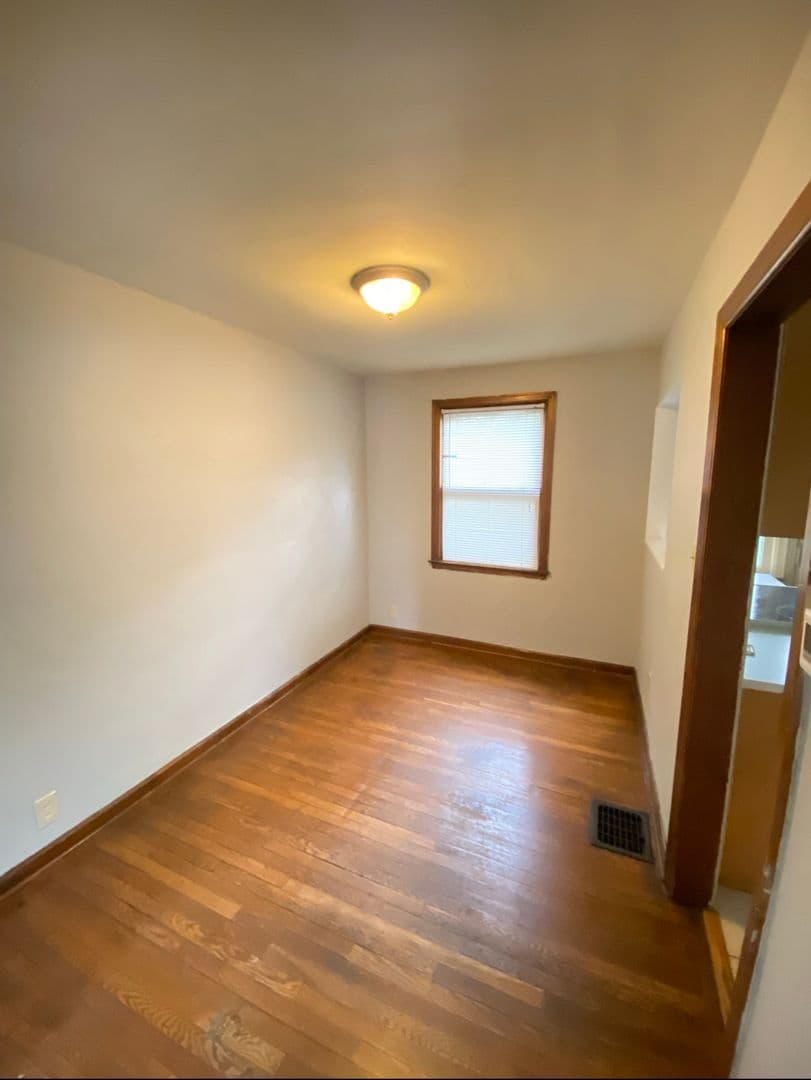Columbus Apartment: 2547 Neil