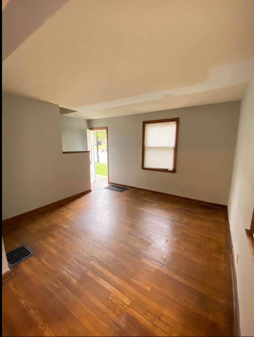 Columbus Apartment: 2547 Neil