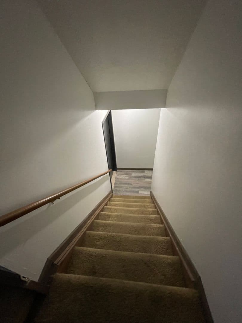 Columbus Apartment: 72 Chittenden Avenue