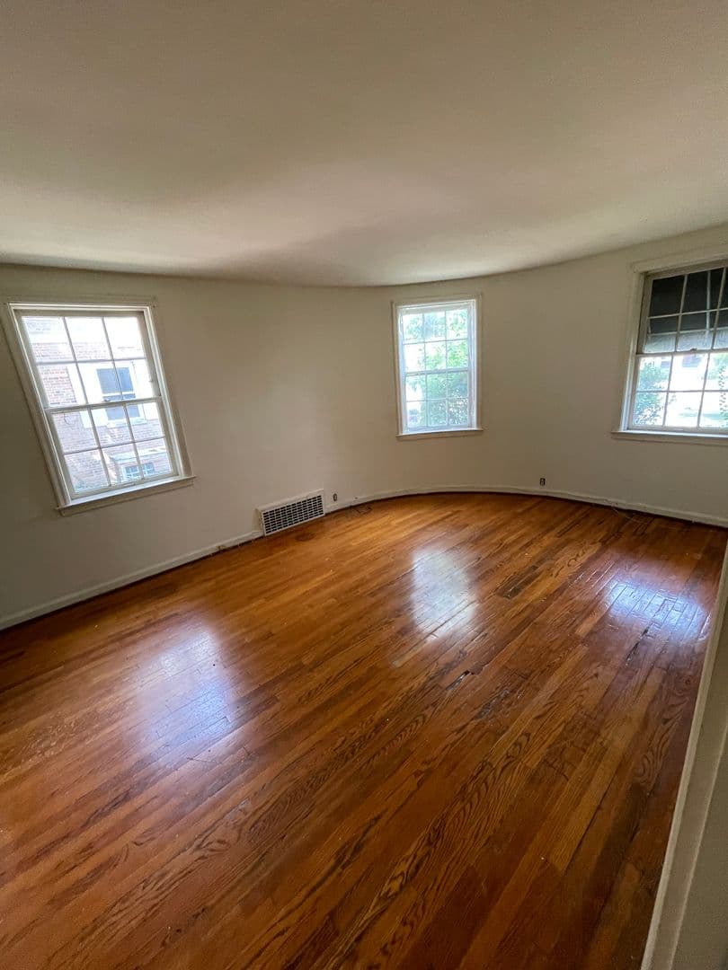 Columbus Apartment: 285 E 15th Avenue