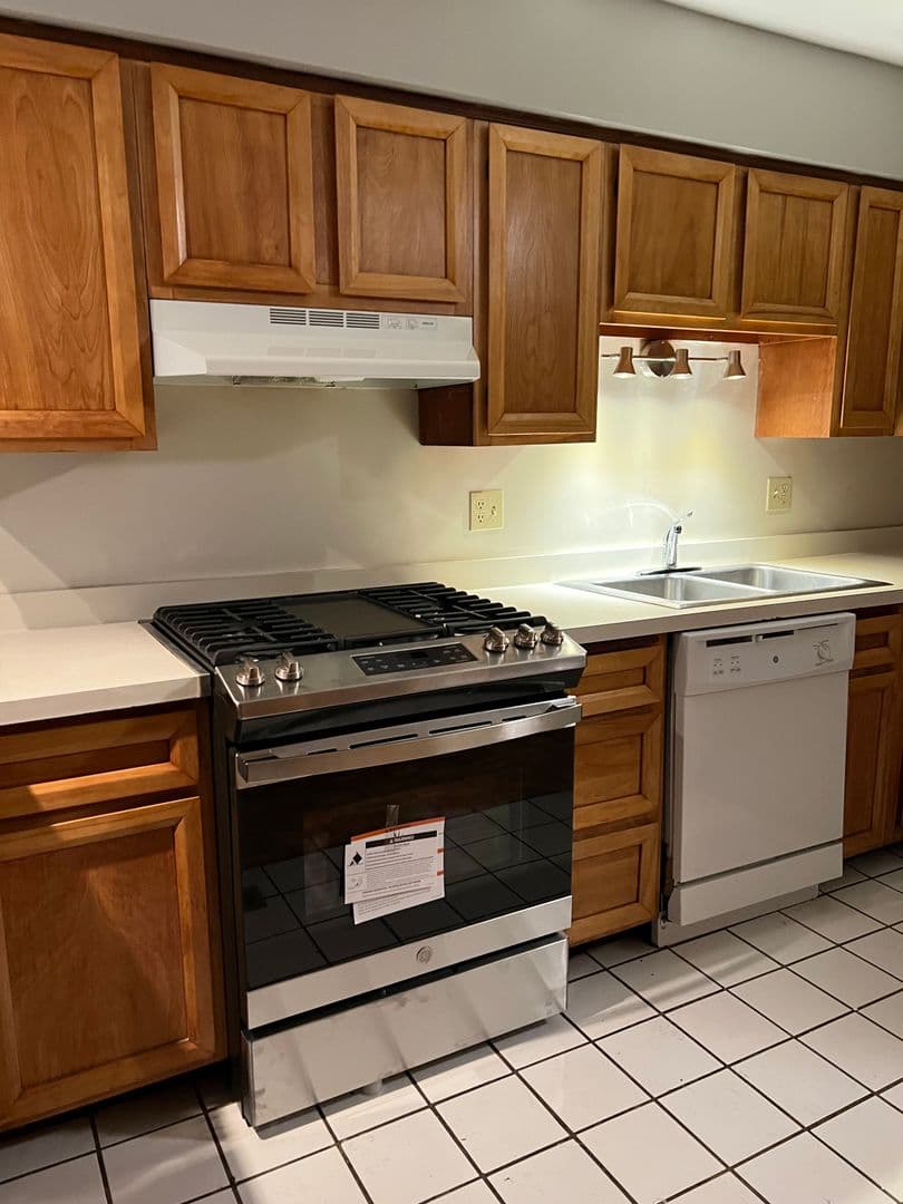 Columbus Apartment: 70 W. Northwood Avenue