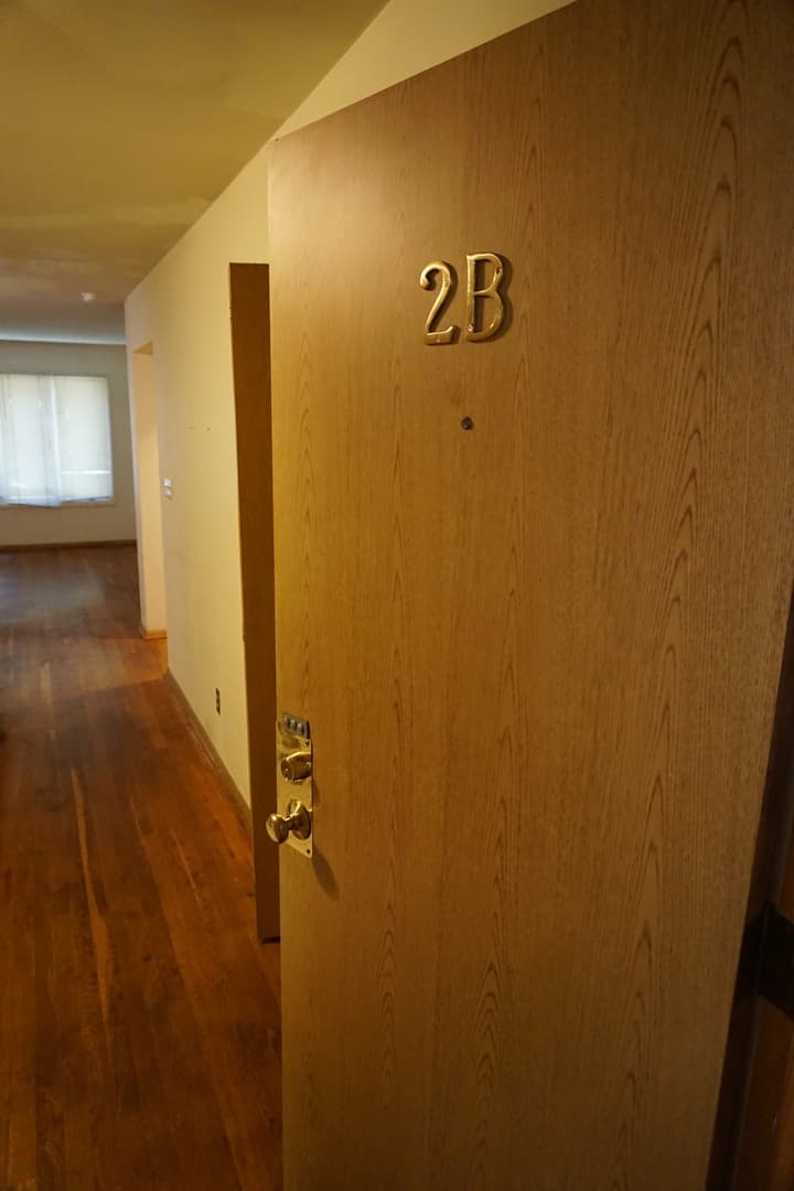 Columbus Apartment: 70 W. Northwood Avenue