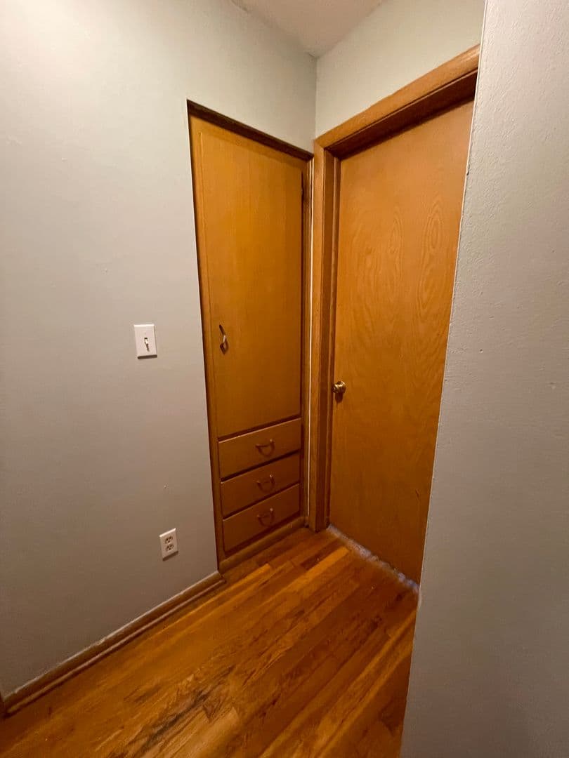 Columbus Apartment: 70 W. Northwood Avenue