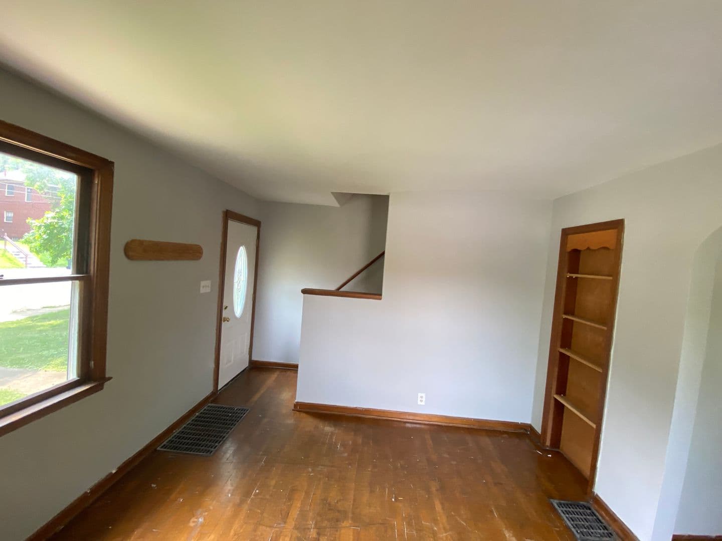 Columbus Apartment: 2549 Neil