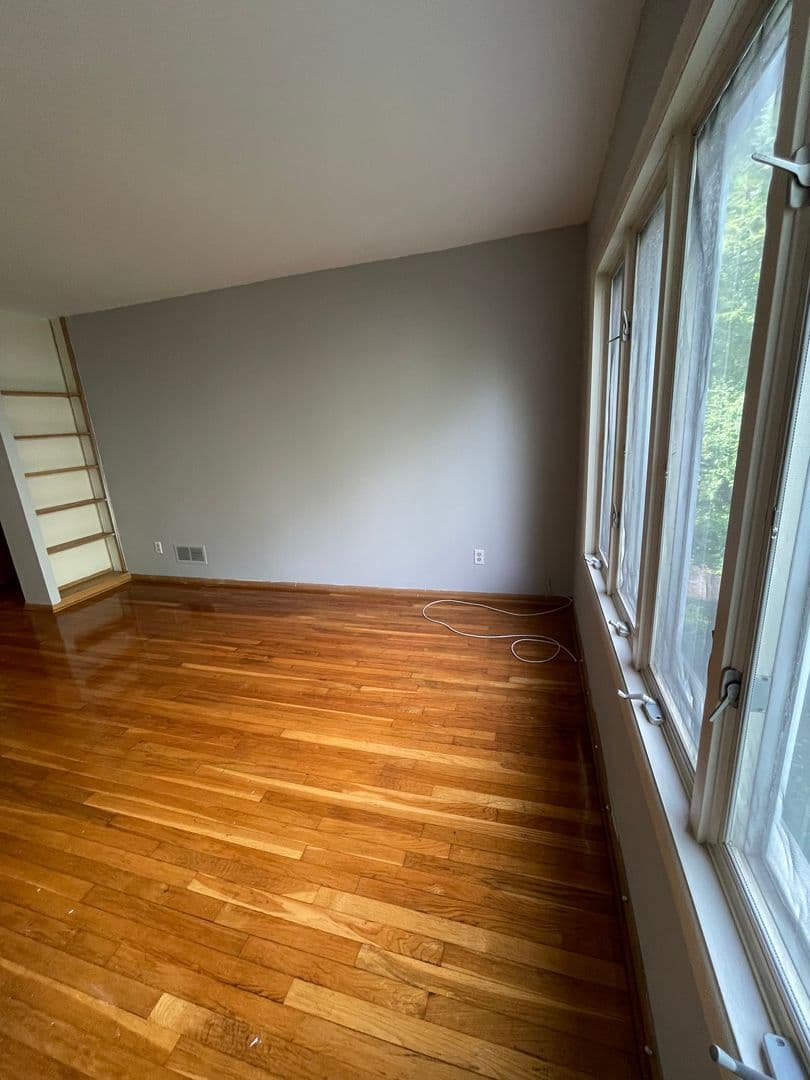 Columbus Apartment: 70 W. Northwood Avenue