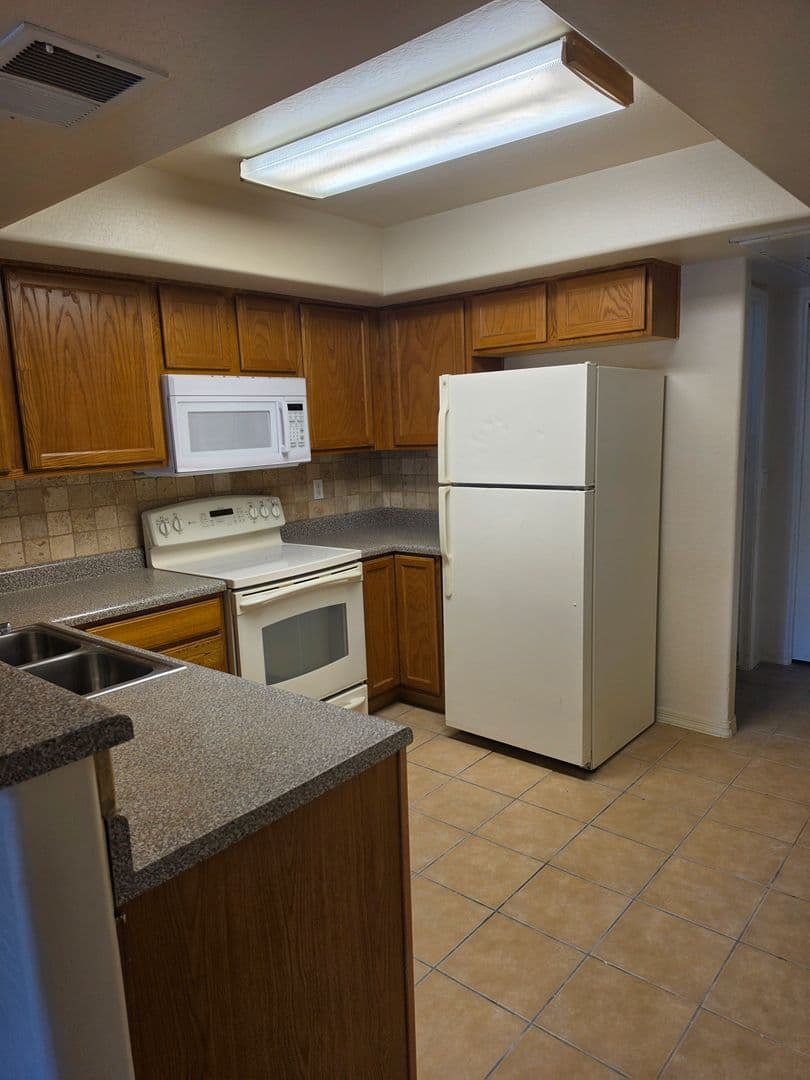 Apache Junction Condo: 537 S. Delaware Dr. #104