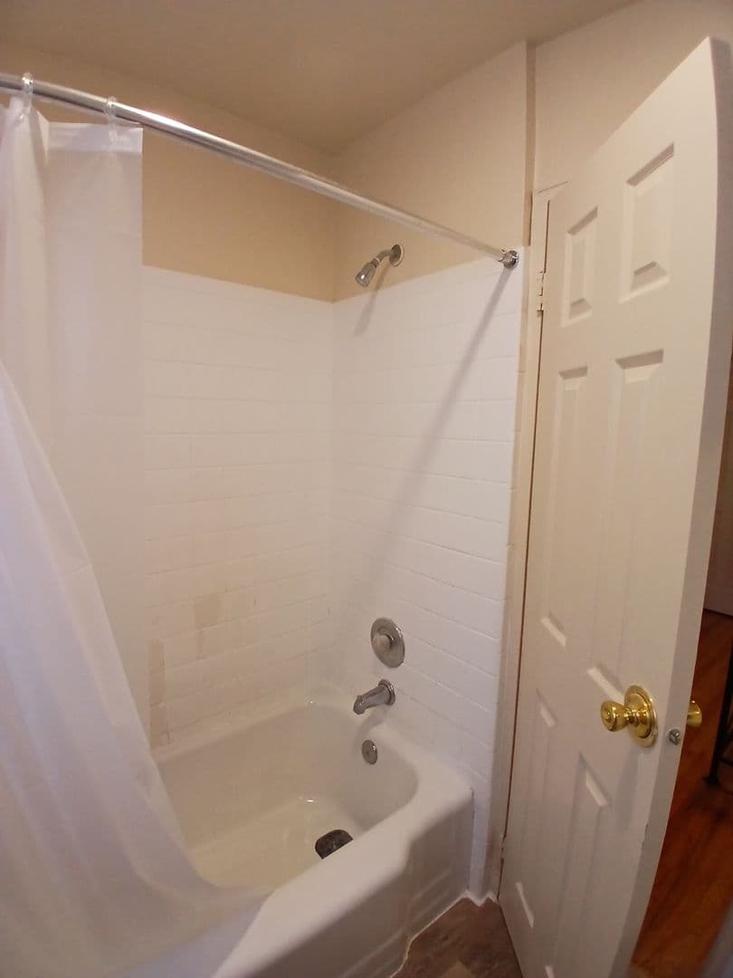 Bridgewater Apartment: 82-106 Finderne Avenue
