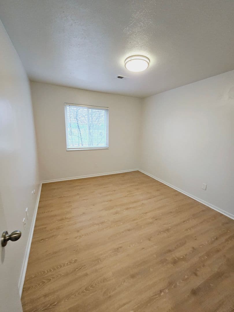 Muncie Apartment: 3601 N. Chadam Lane