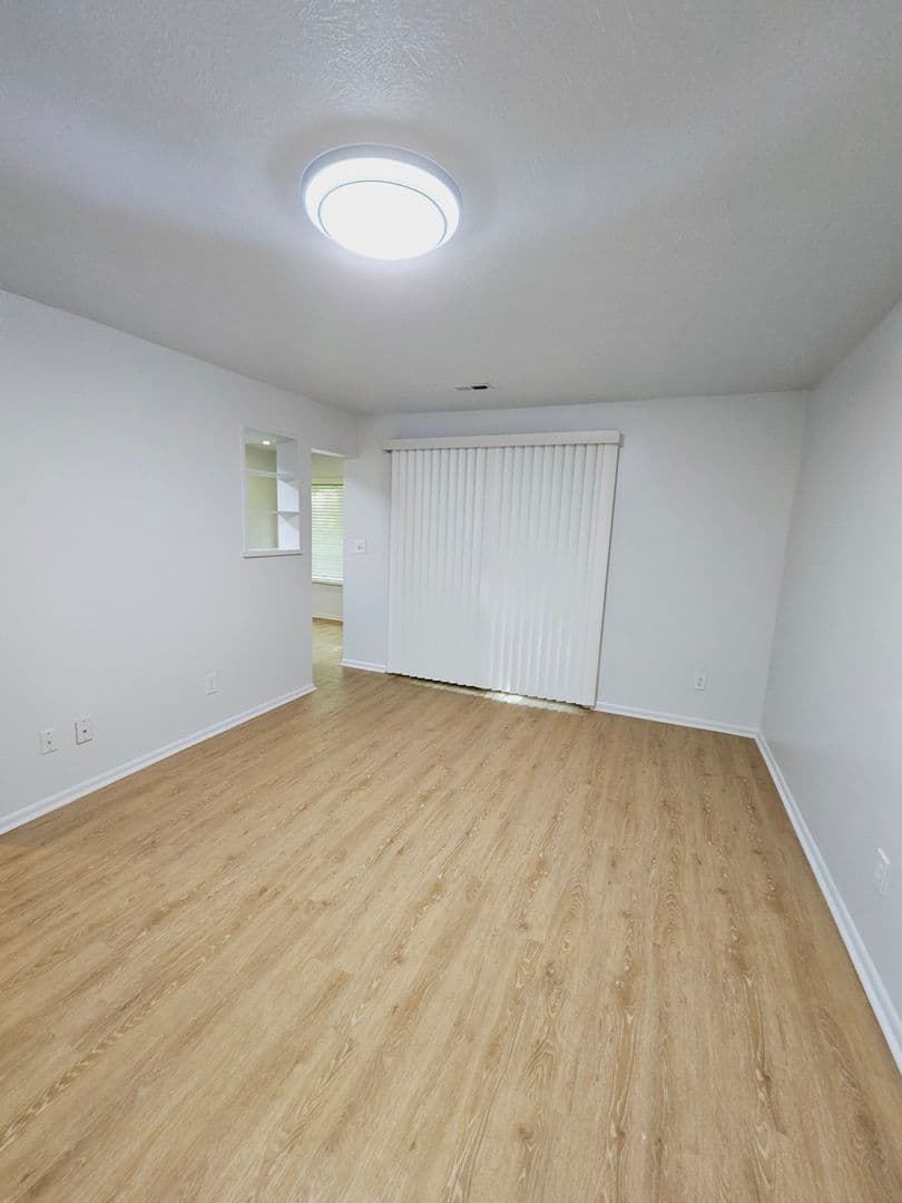 Muncie Apartment: 3601 N. Chadam Lane