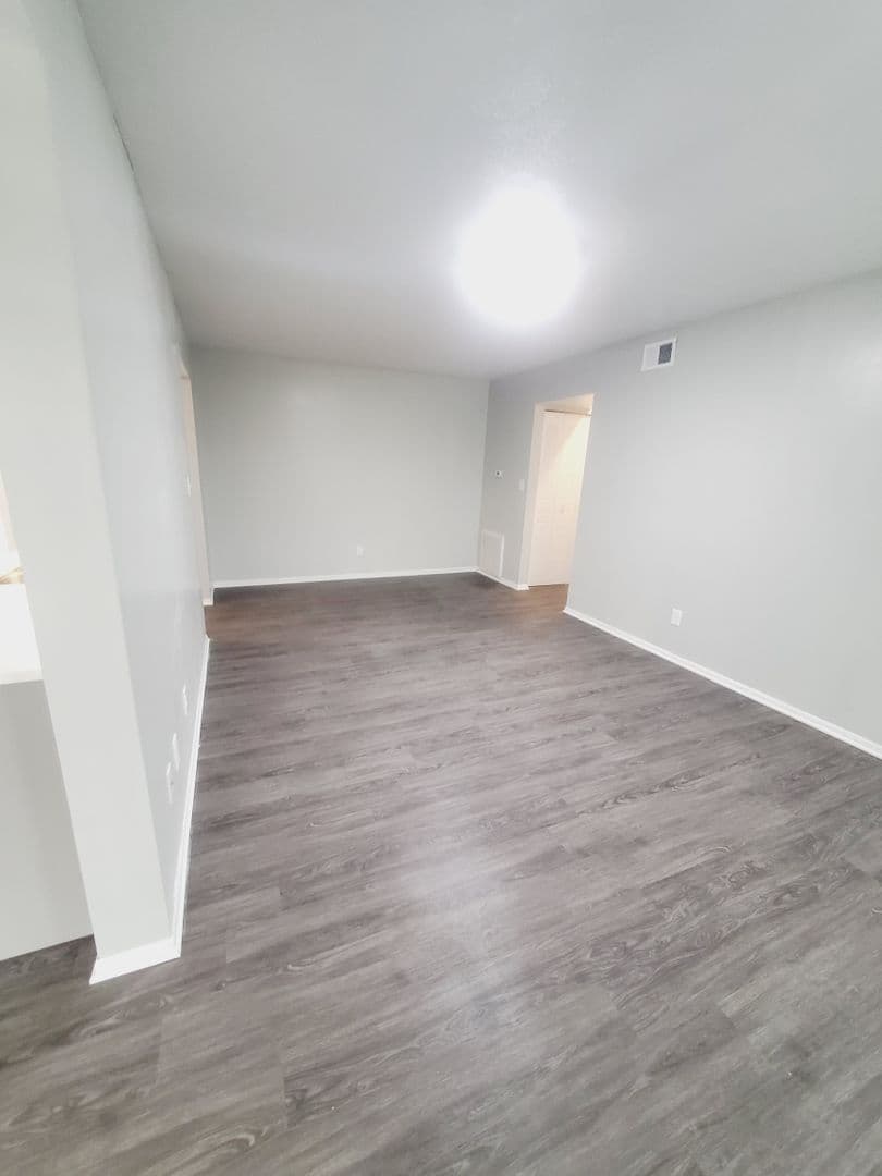Muncie Apartment: 3601 N. Chadam Lane