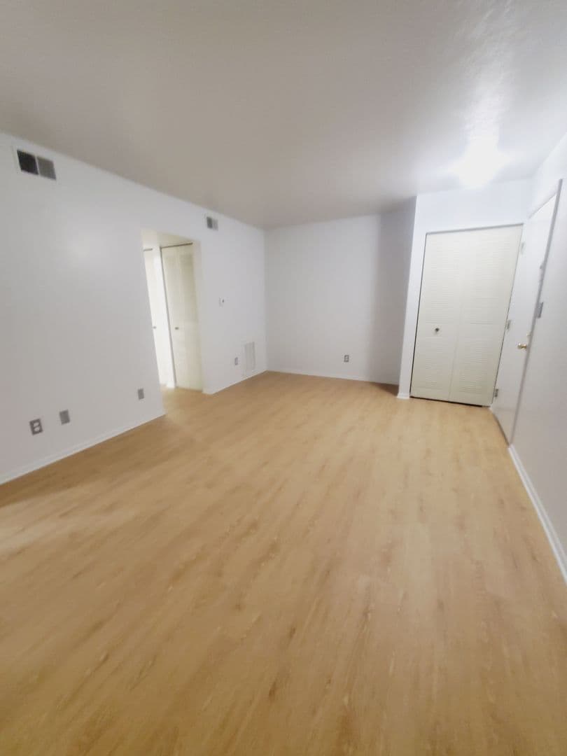 Muncie Apartment: 3601 N. Chadam Lane
