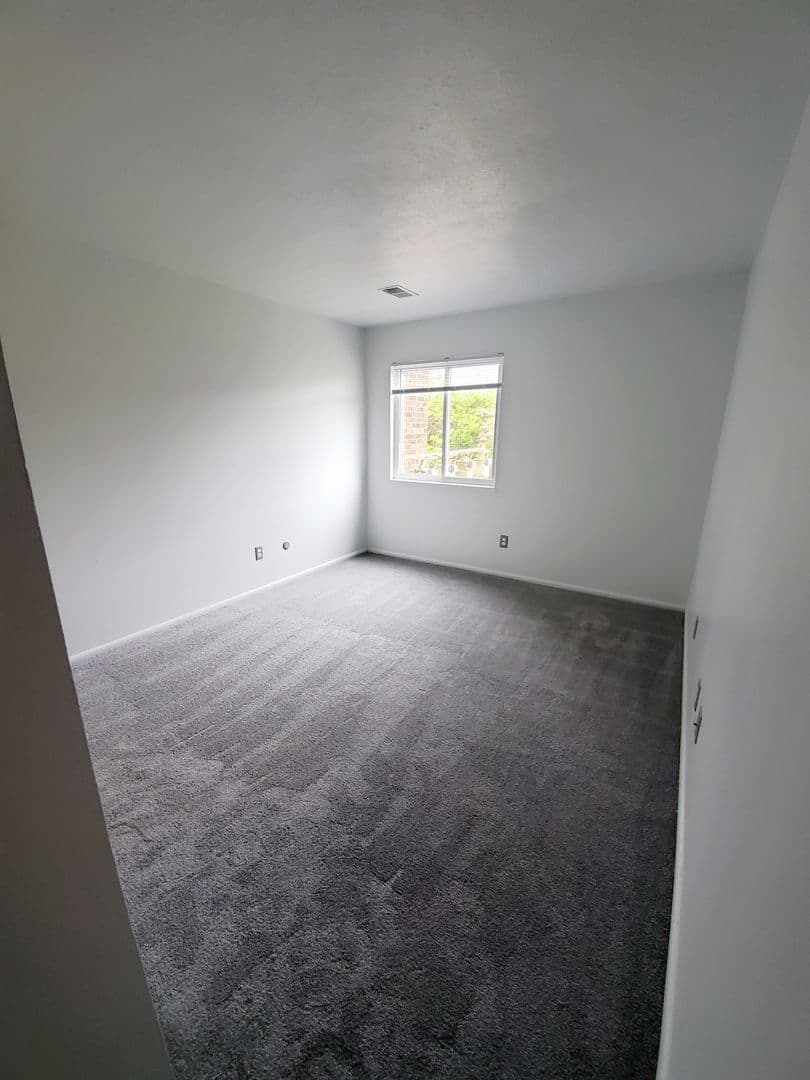 Muncie Apartment: 3601 N. Chadam Lane