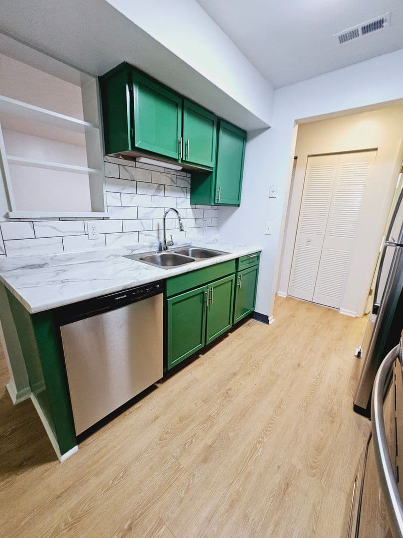 Muncie Apartment: 3601 N. Chadam Lane