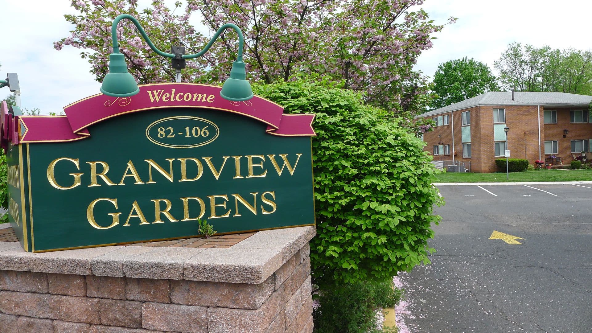 Bridgewater Apartment: 82-106 Finderne Avenue