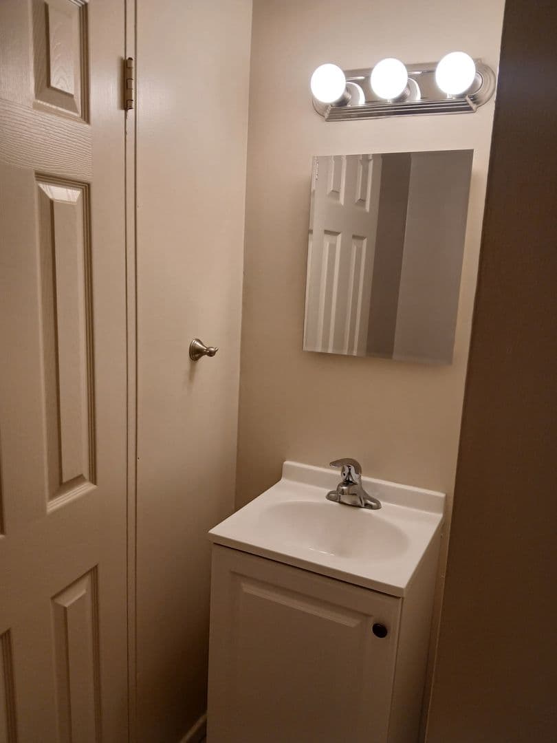 Bridgewater Apartment: 82-106 Finderne Avenue