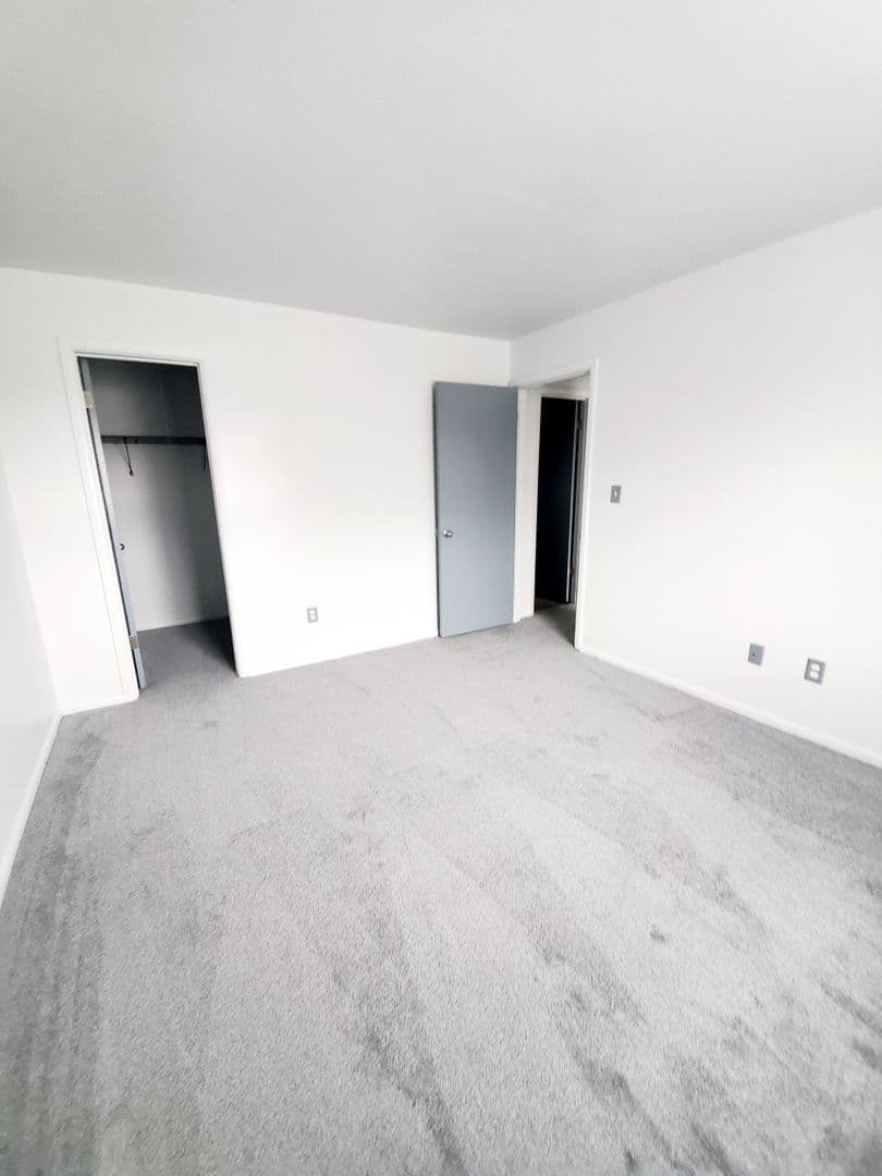 Muncie Apartment: 3601 N. Chadam Lane