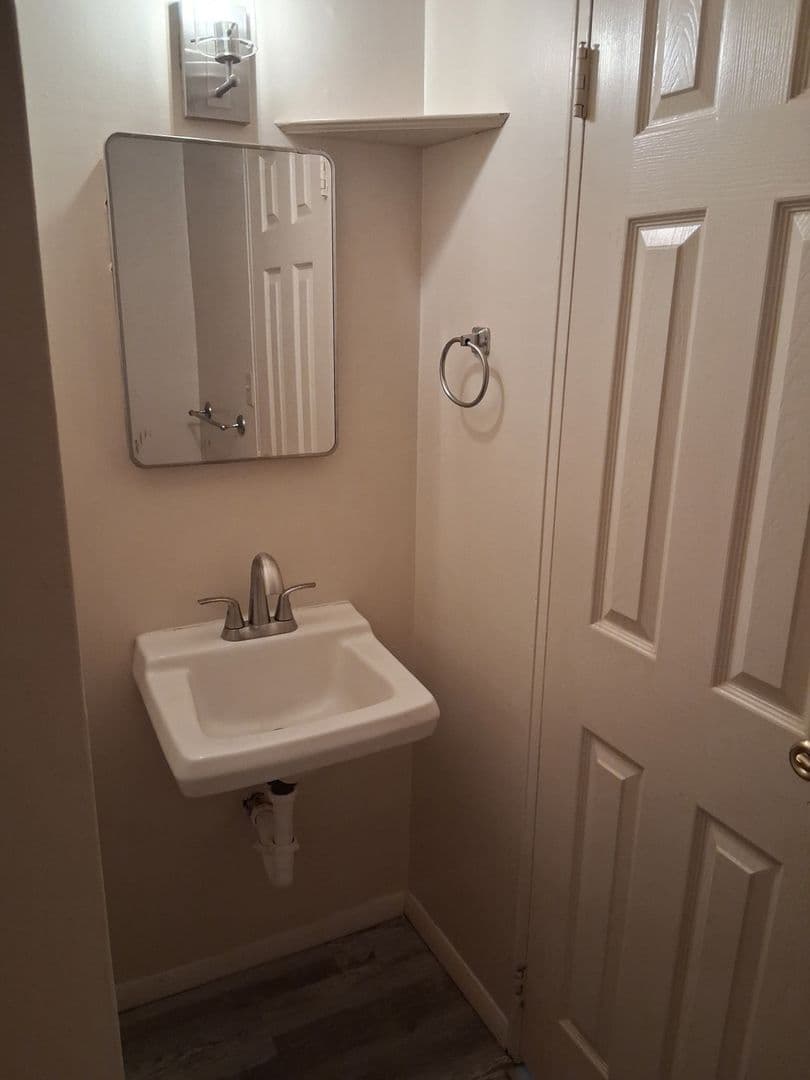 Bridgewater Apartment: 82-106 Finderne Avenue
