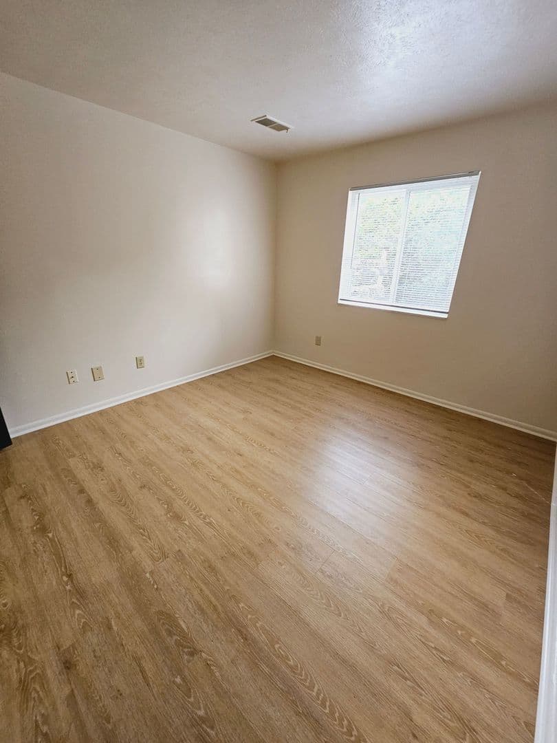 Muncie Apartment: 3601 N. Chadam Lane