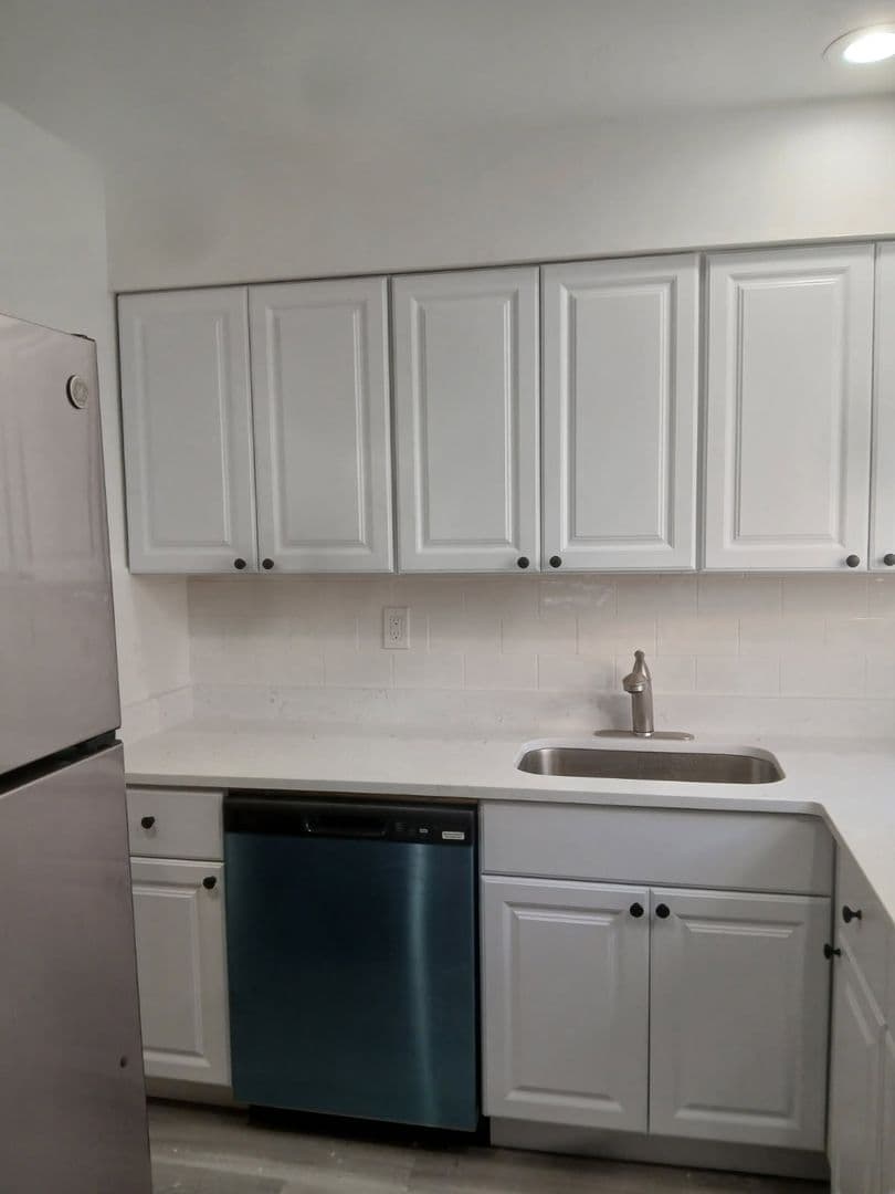 Bridgewater Apartment: 82-106 Finderne Avenue