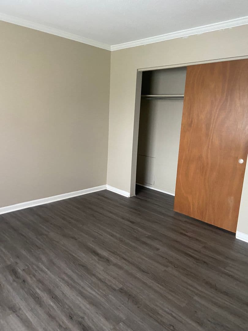 Anderson Apartment: 1312 W 8th St