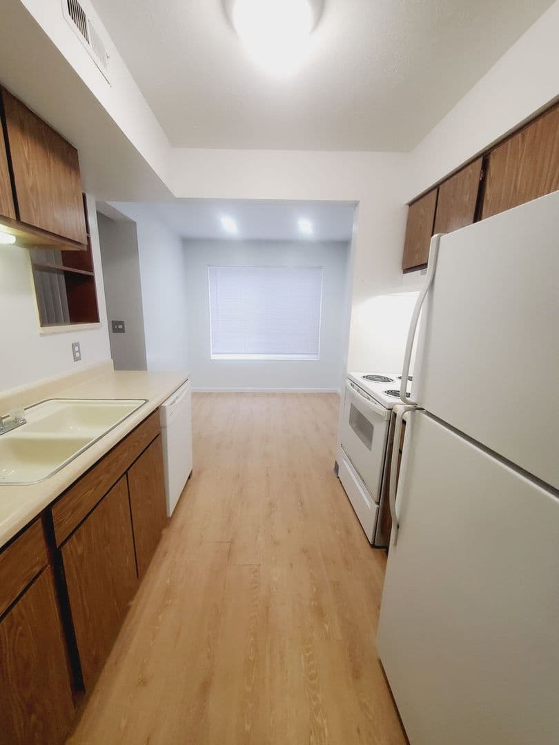 Muncie Apartment: 3601 N. Chadam Lane
