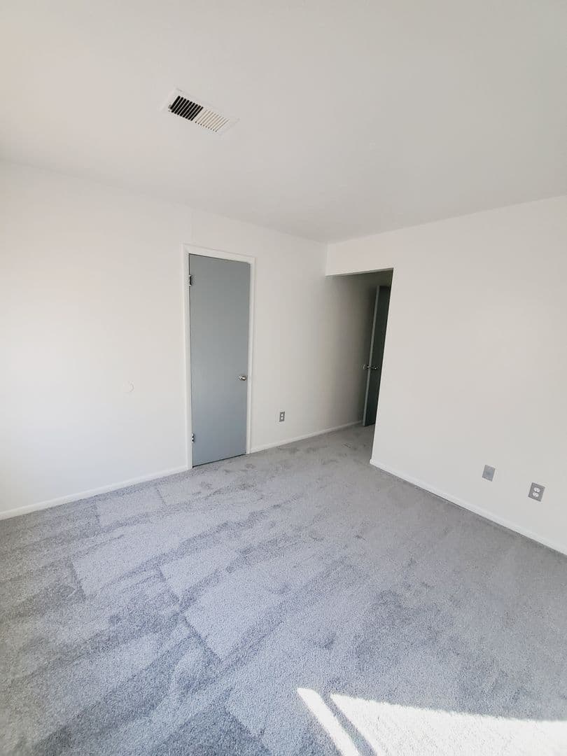 Muncie Apartment: 3601 N. Chadam Lane
