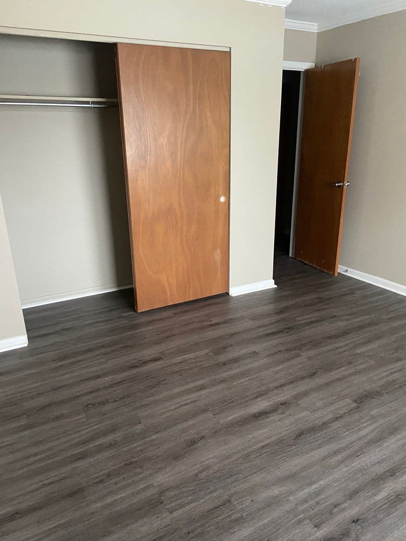 Anderson Apartment: 1312 W 8th St