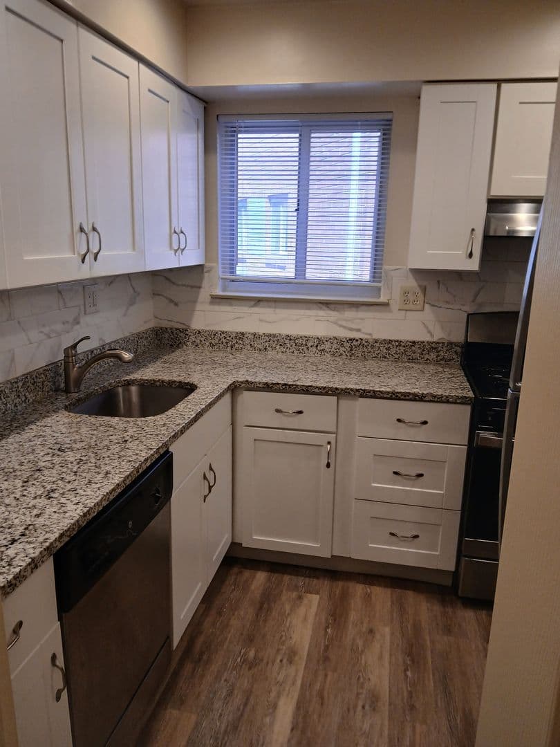 Bridgewater Apartment: 82-106 Finderne Avenue