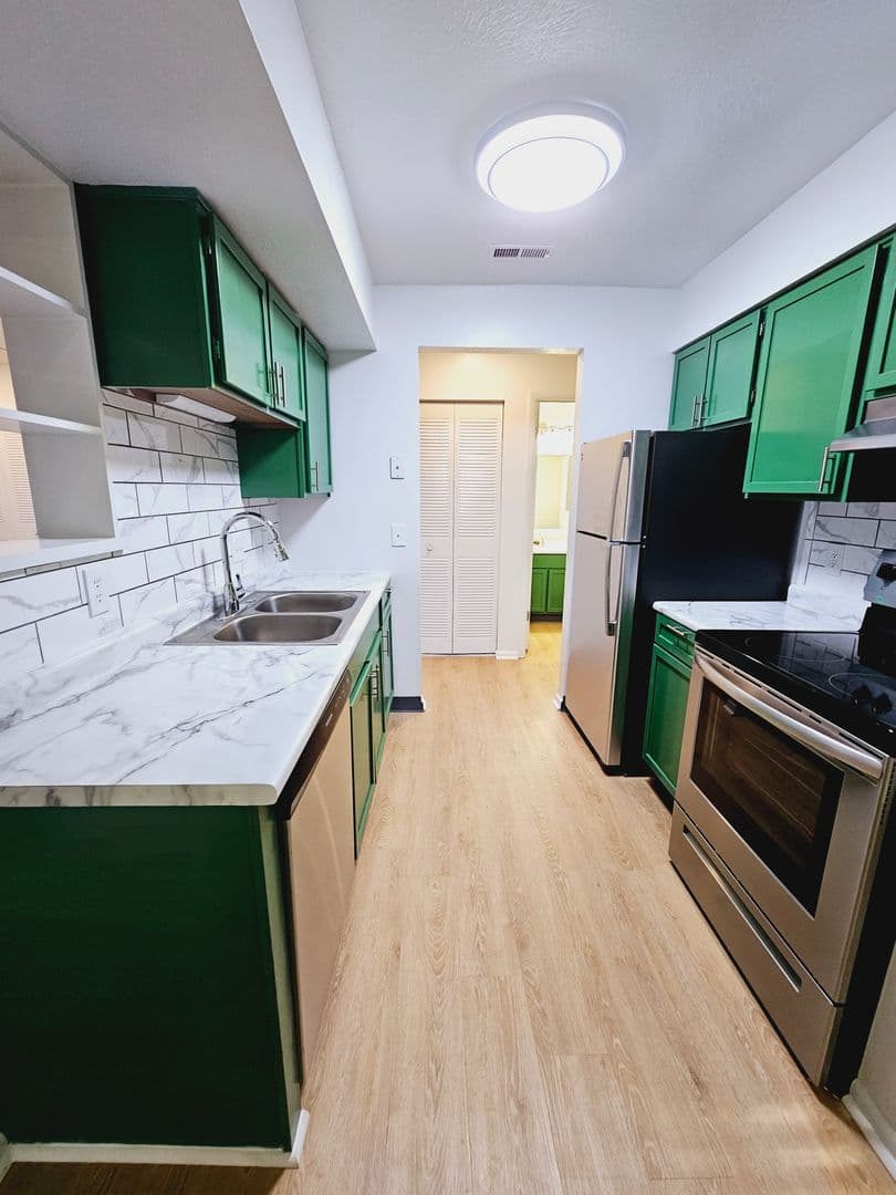 Muncie Apartment: 3601 N. Chadam Lane