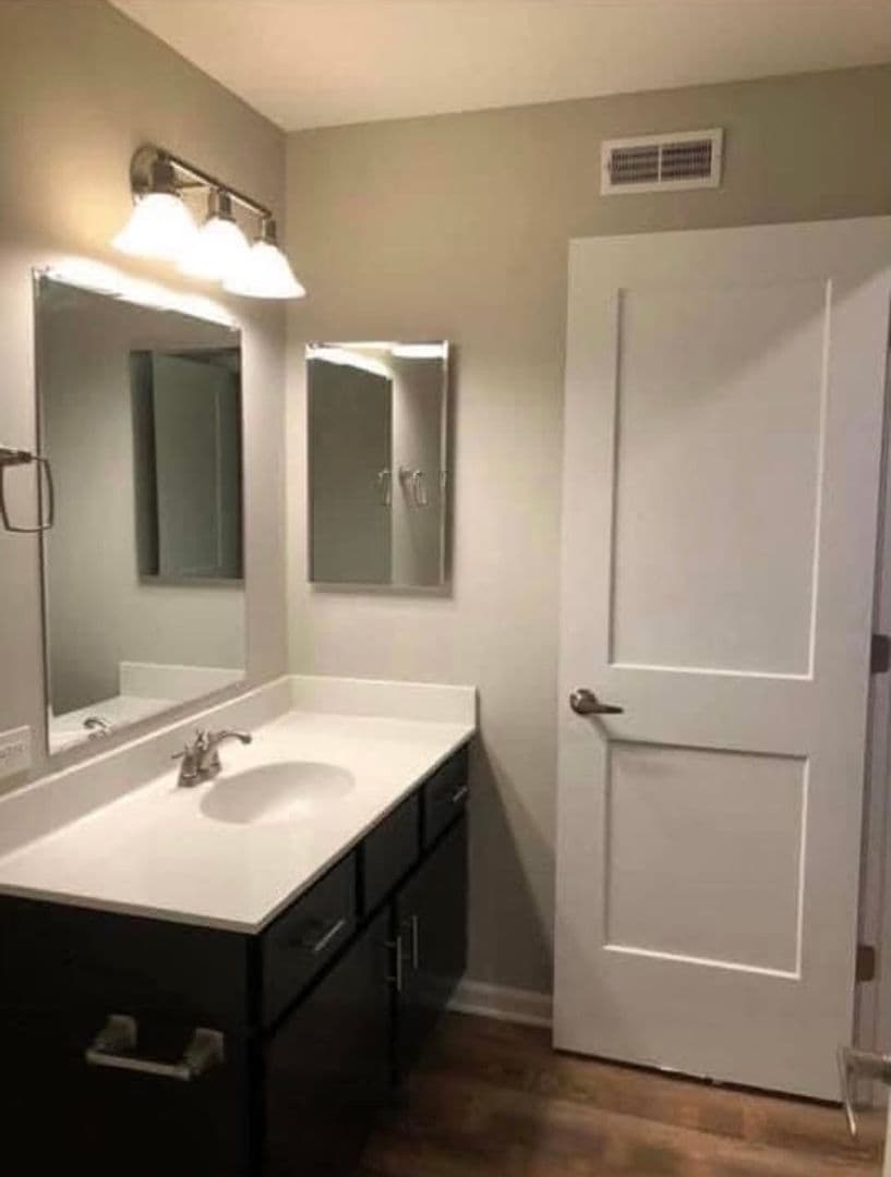 Kokomo Apartment: 1901 South Park Road