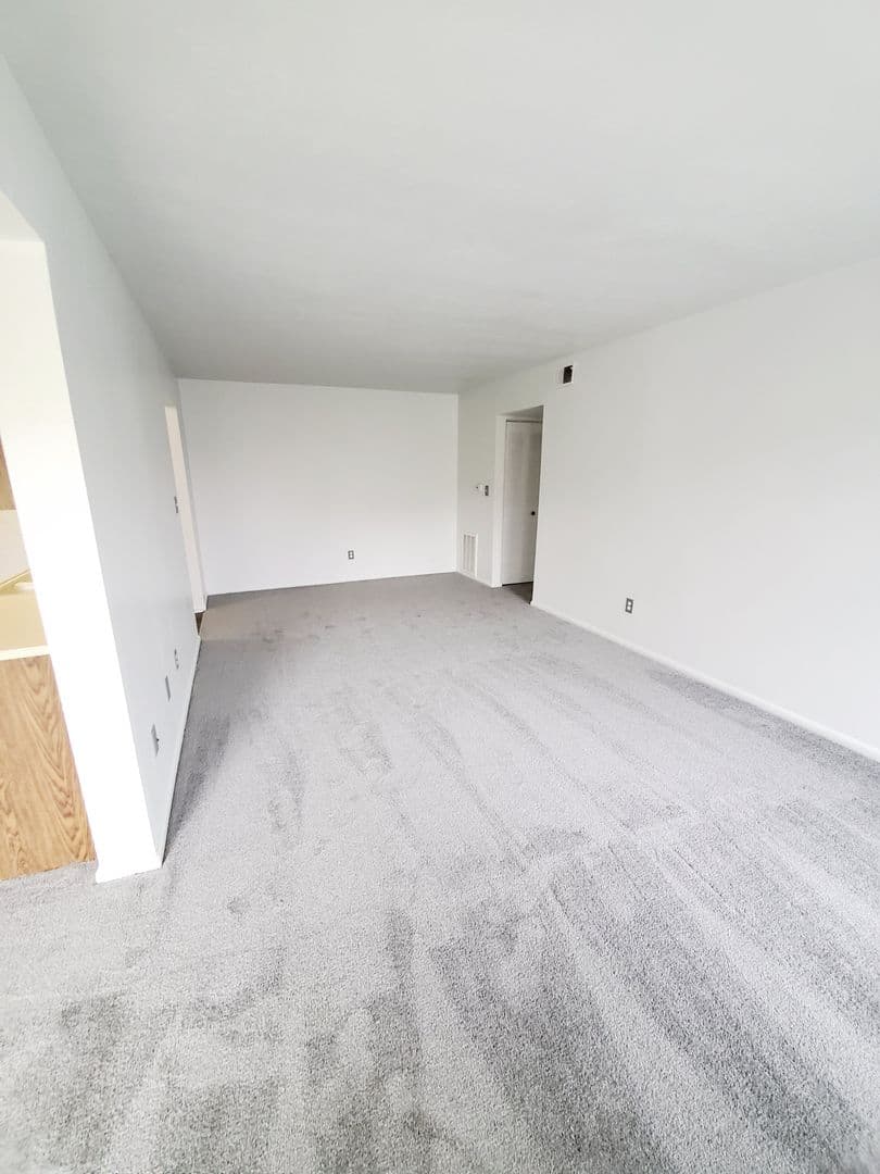 Muncie Apartment: 3601 N. Chadam Lane