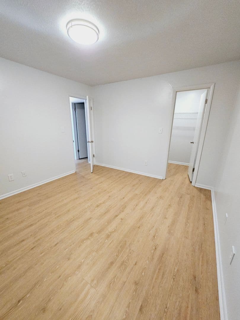 Muncie Apartment: 3601 N. Chadam Lane