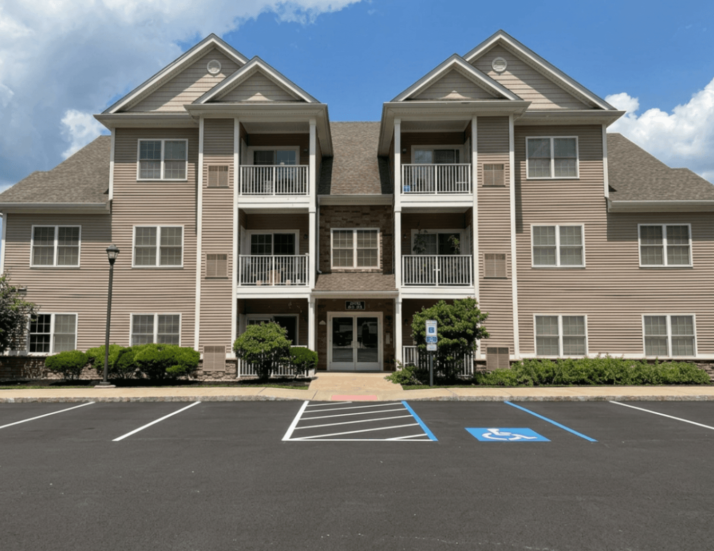 Clinton Apartment: 1 Park Drive