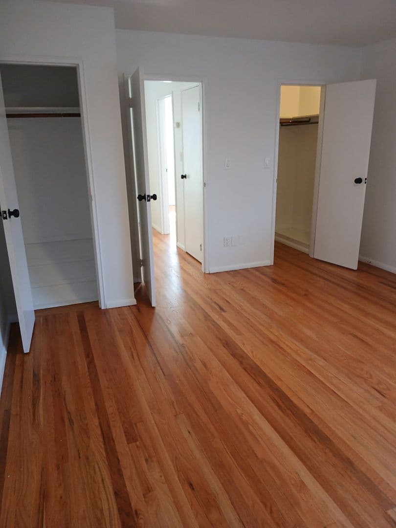 Bridgewater Apartment: 82-106 Finderne Avenue