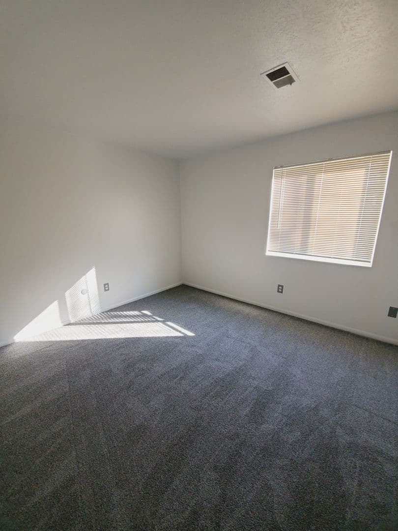 Muncie Apartment: 3601 N. Chadam Lane