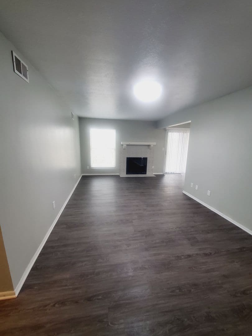 Muncie Apartment: 3601 N. Chadam Lane