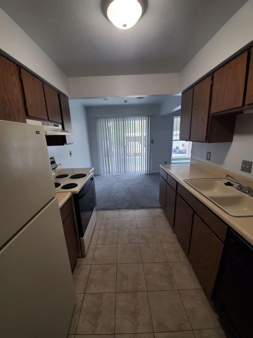 Muncie Apartment: 3601 N. Chadam Lane
