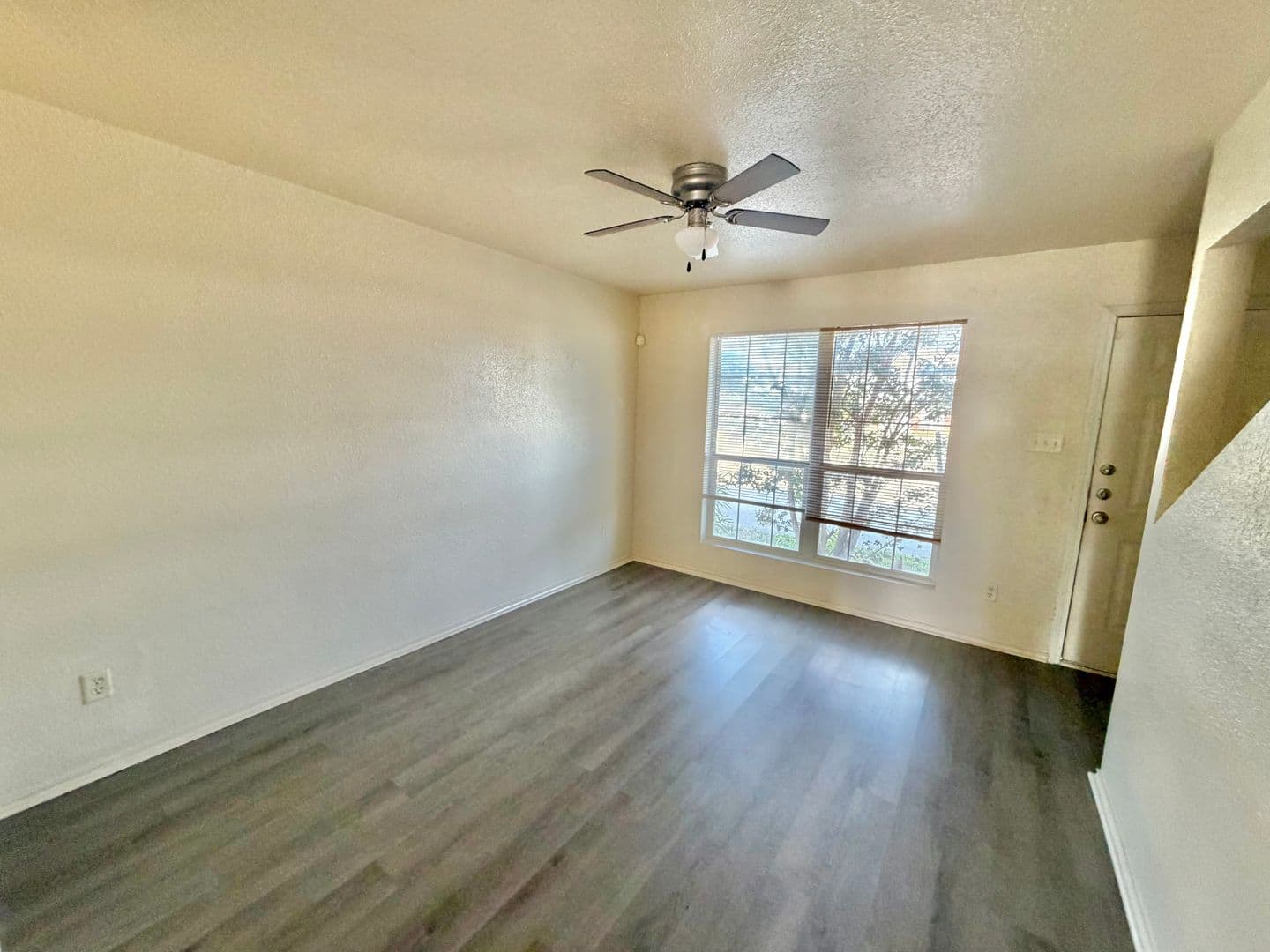 Killeen Apartment: 4302 Alan Kent Dr.