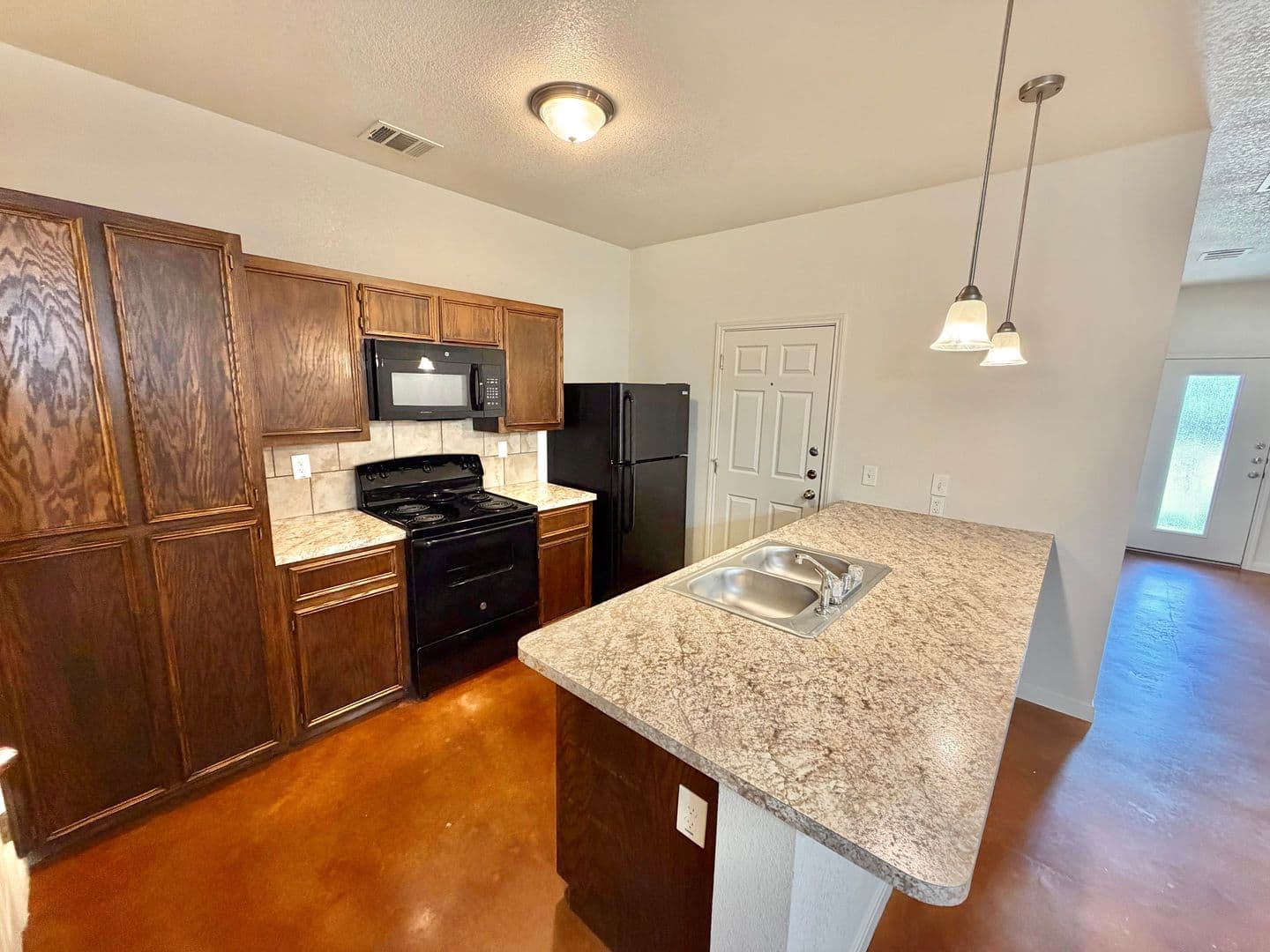 Harker Heights Apartment: 1421 Natchez Trl.