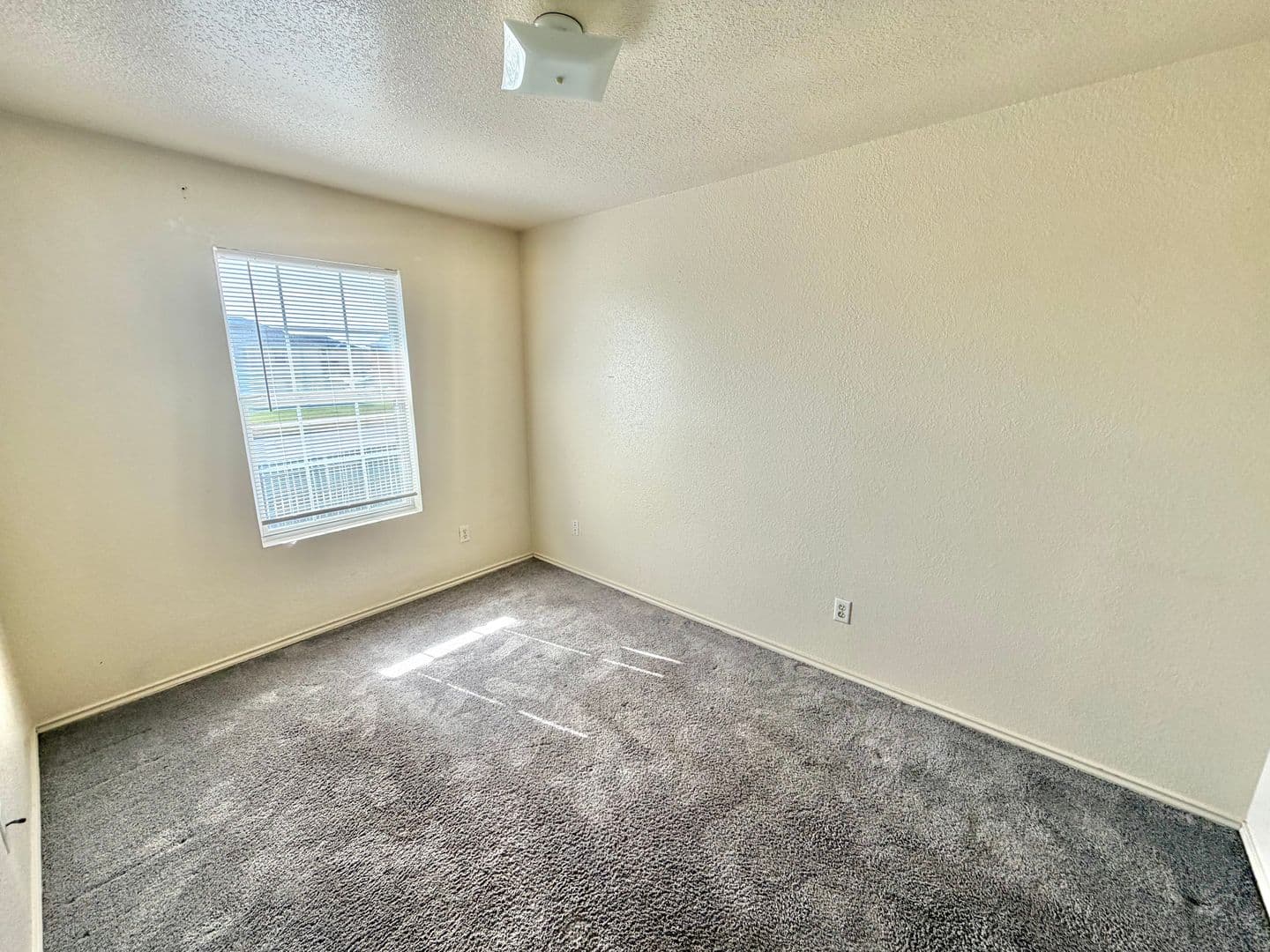Killeen Apartment: 4302 Alan Kent Dr.