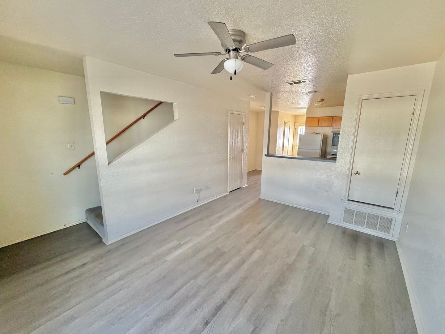 Killeen Apartment: 4302 Alan Kent Dr.