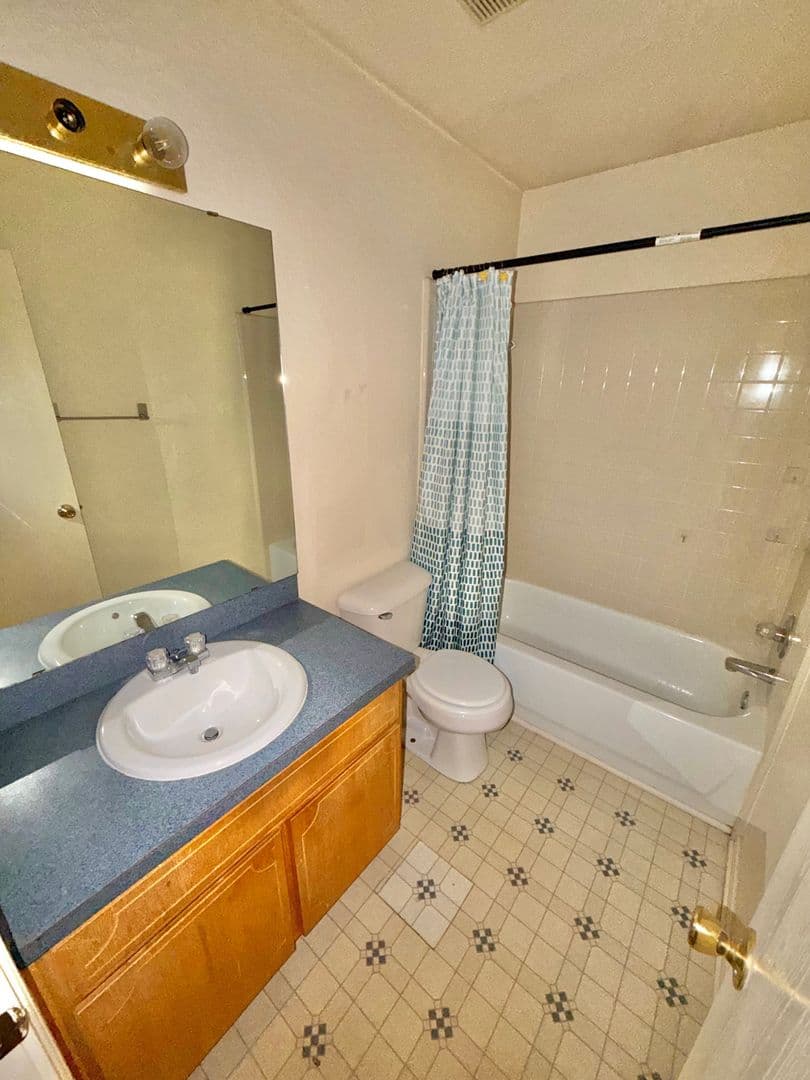Killeen Apartment: 4302 Alan Kent Dr.