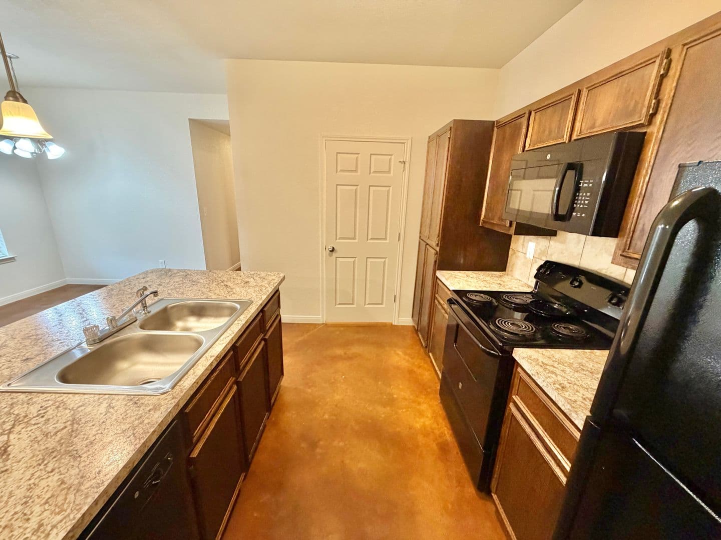 Harker Heights Apartment: 1421 Natchez Trl.