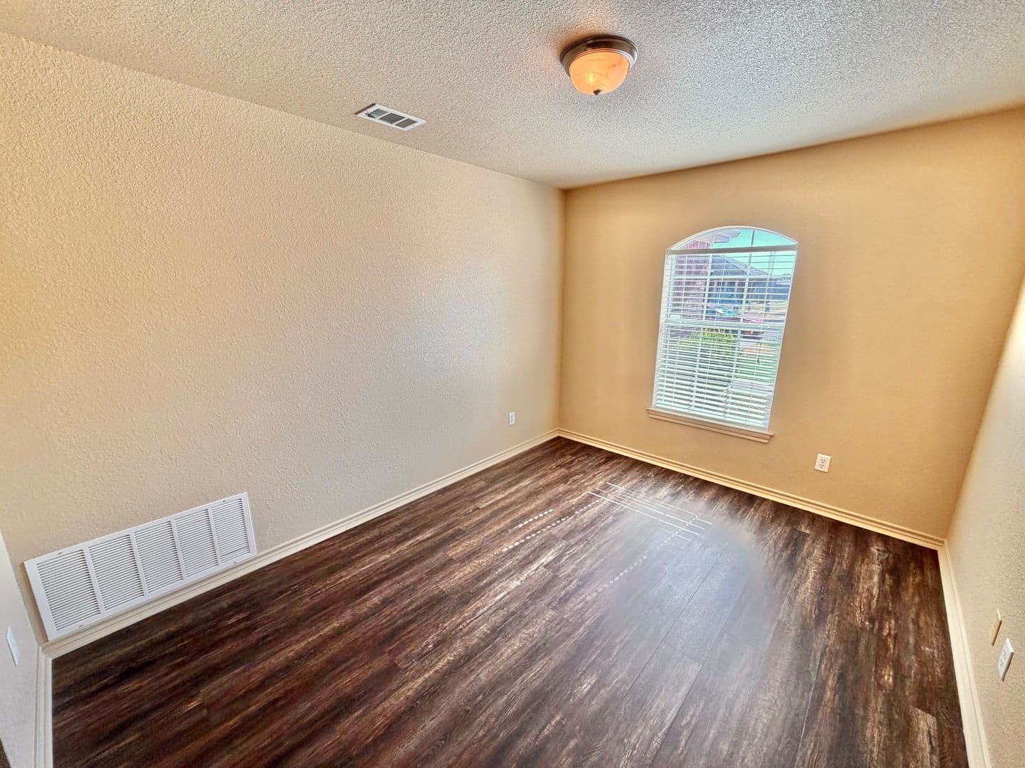 Copperas Cove House: 2415 Isabelle Dr.
