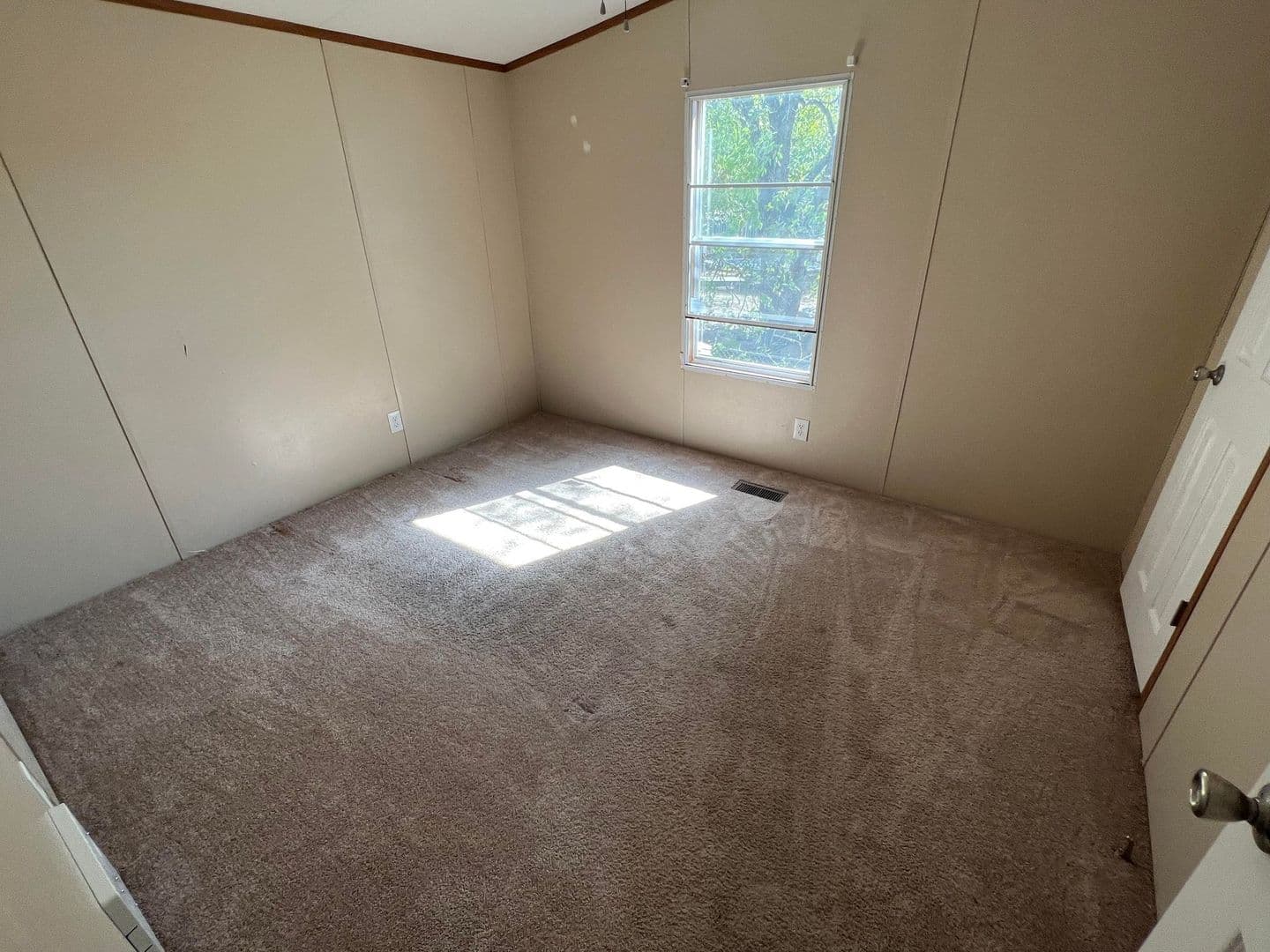 Gatesville House: 105 Golf Course Rd.